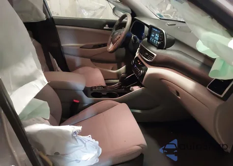 2019 Hyundai Tucson Value z USA, uszkodzony, nr VIN KM8J3CA40KU071883